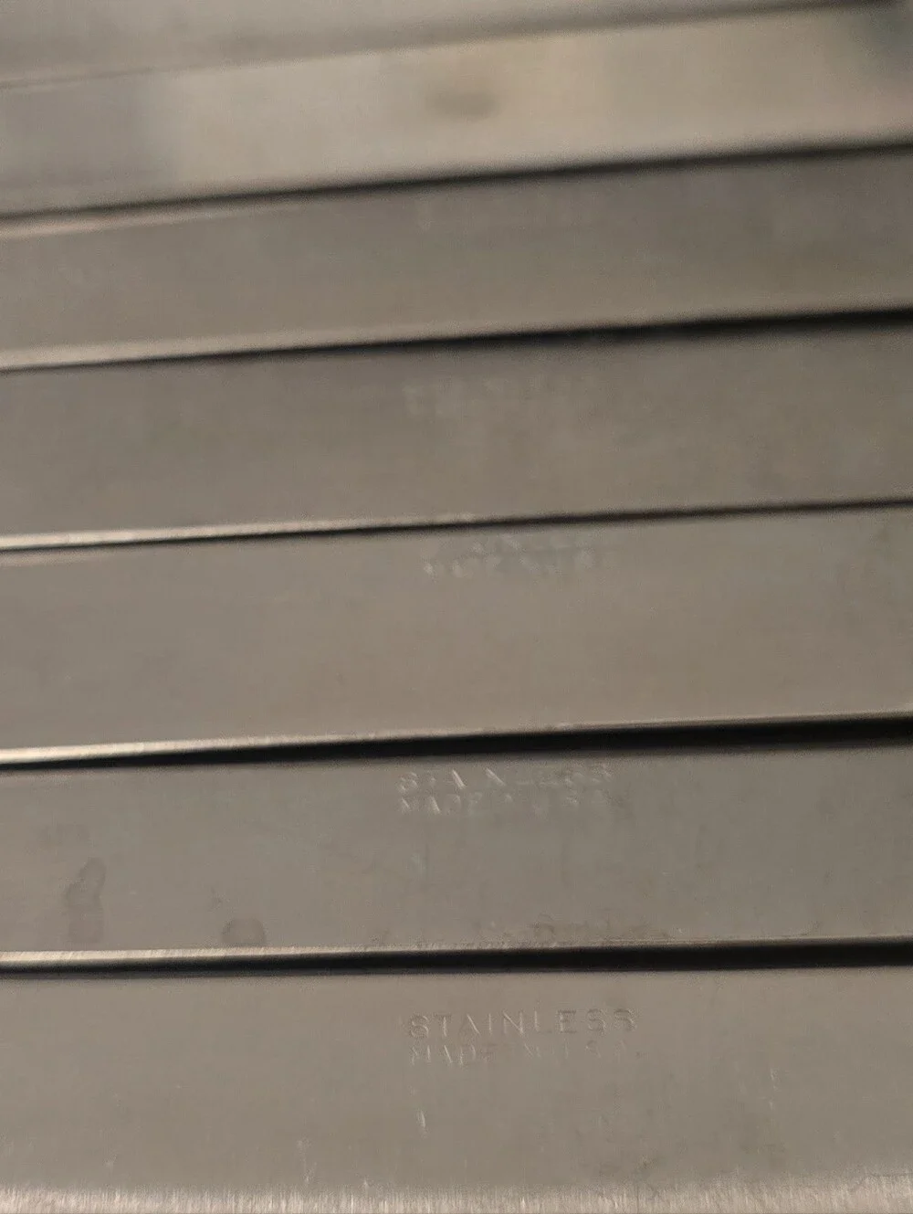 Source Unknown set knives